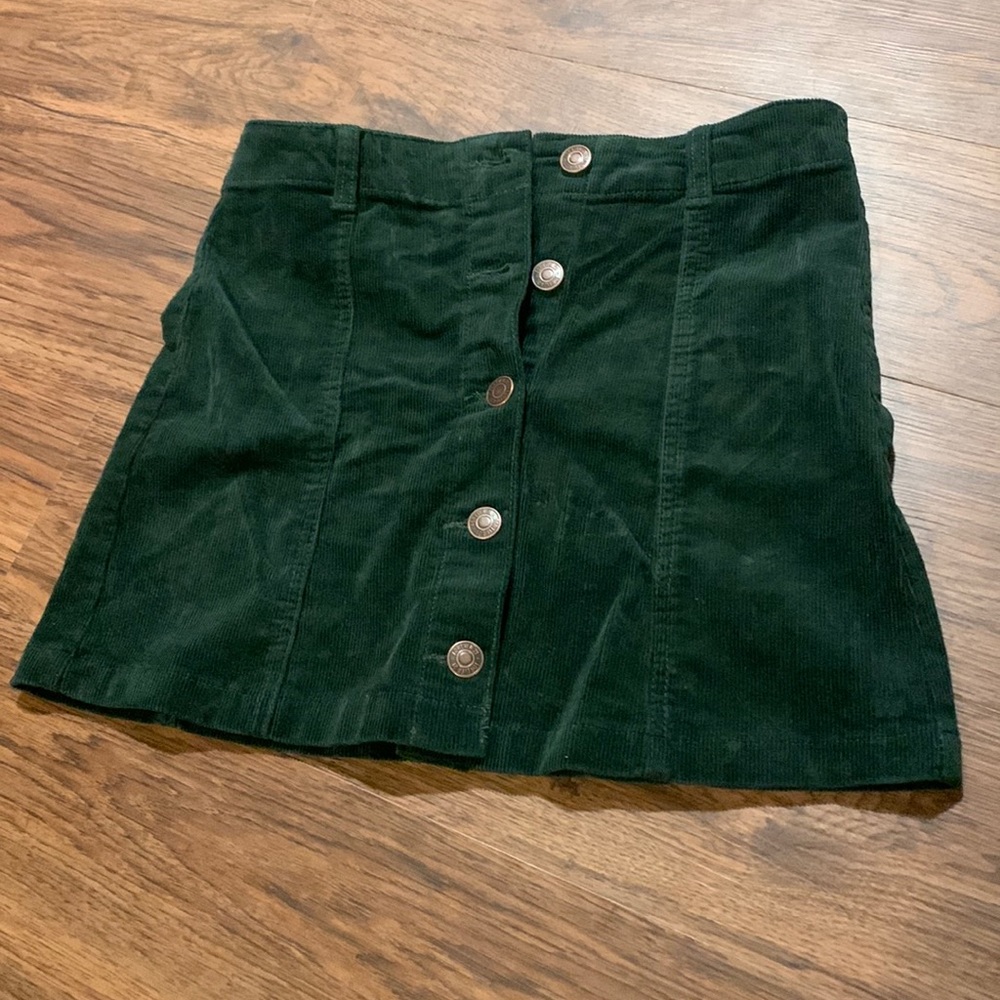 Corduroy skirt. F21. Size medium. Worn once. Great condition!